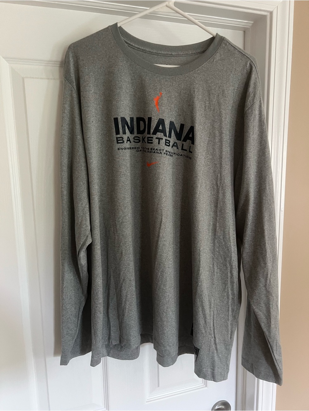 Indiana Fever Basketball Gray Long Sleeve Nike T Shirt. XXL.
